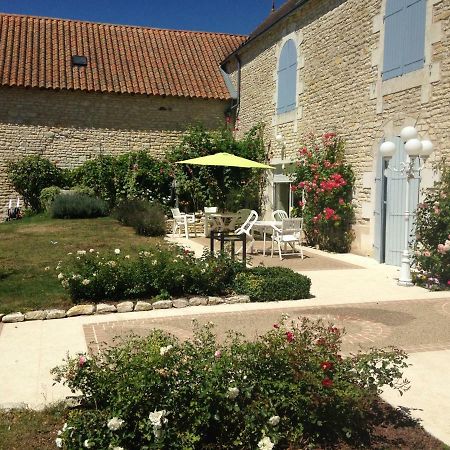 Les Clos Bleus Neuville-de-Poitou Экстерьер фото